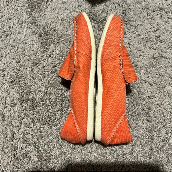 Yellow Box “Lizzie” Orange Slip On Loafer Shoes, Size 8.5 - Picture 6 of 8